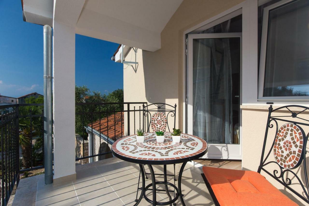 Apartman Ivona Malinska Exterior photo