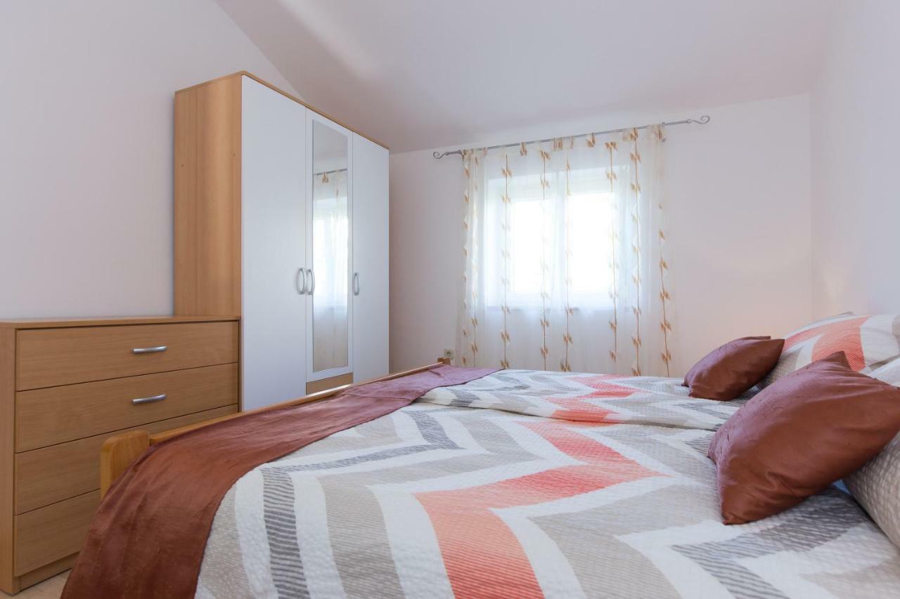 Apartman Ivona Malinska Exterior photo